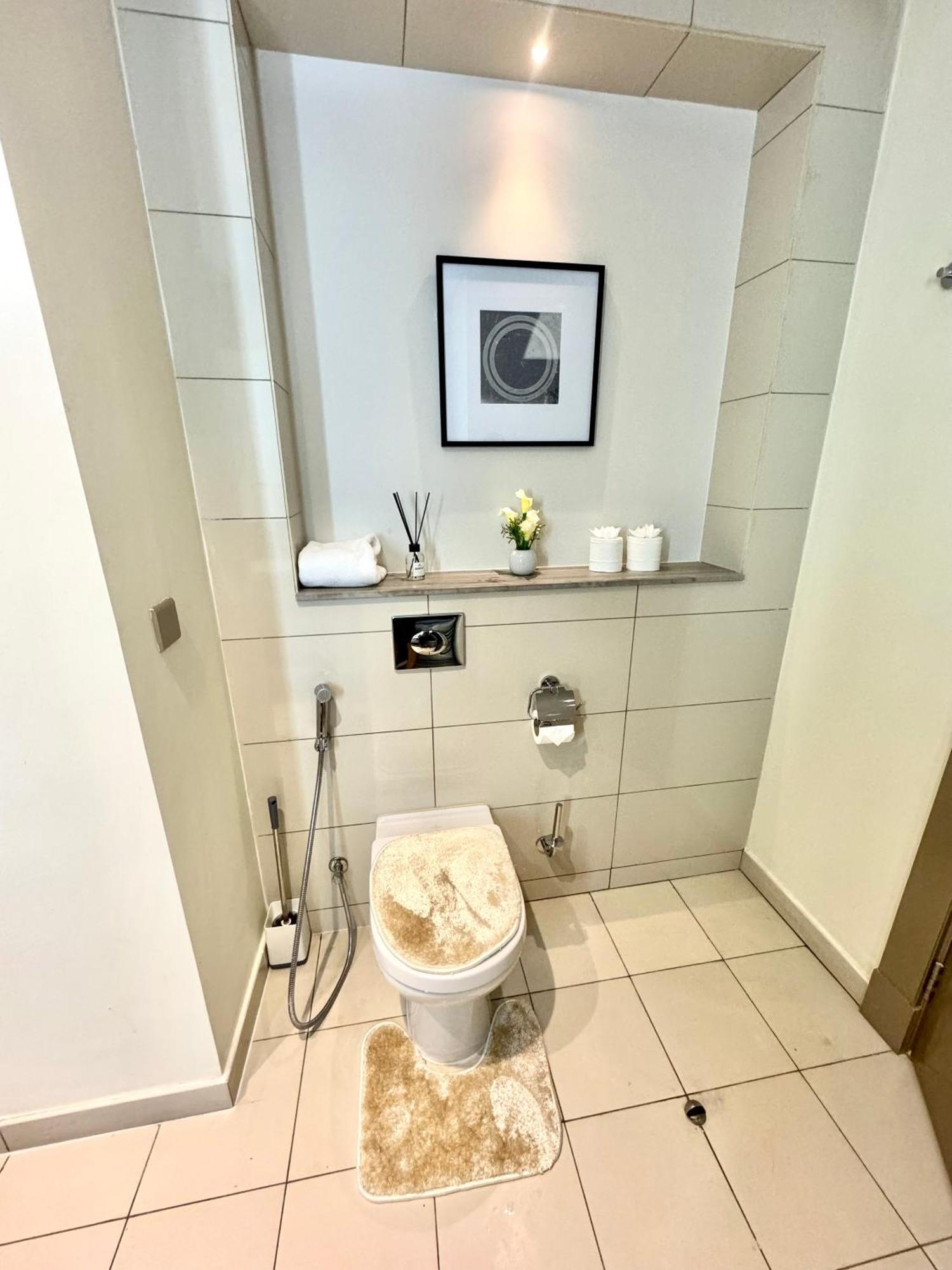 Apartamento Luxury 1br - 5 Min Drive To Mall-5 Star Facilities *