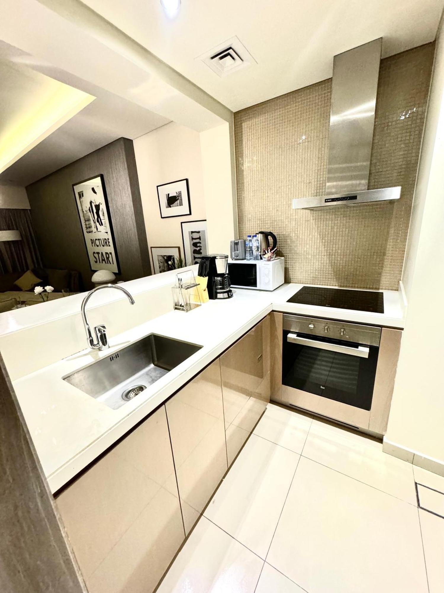 Luxury 1br - 5 Min Drive To Mall-5 Star Facilities Apartamento *