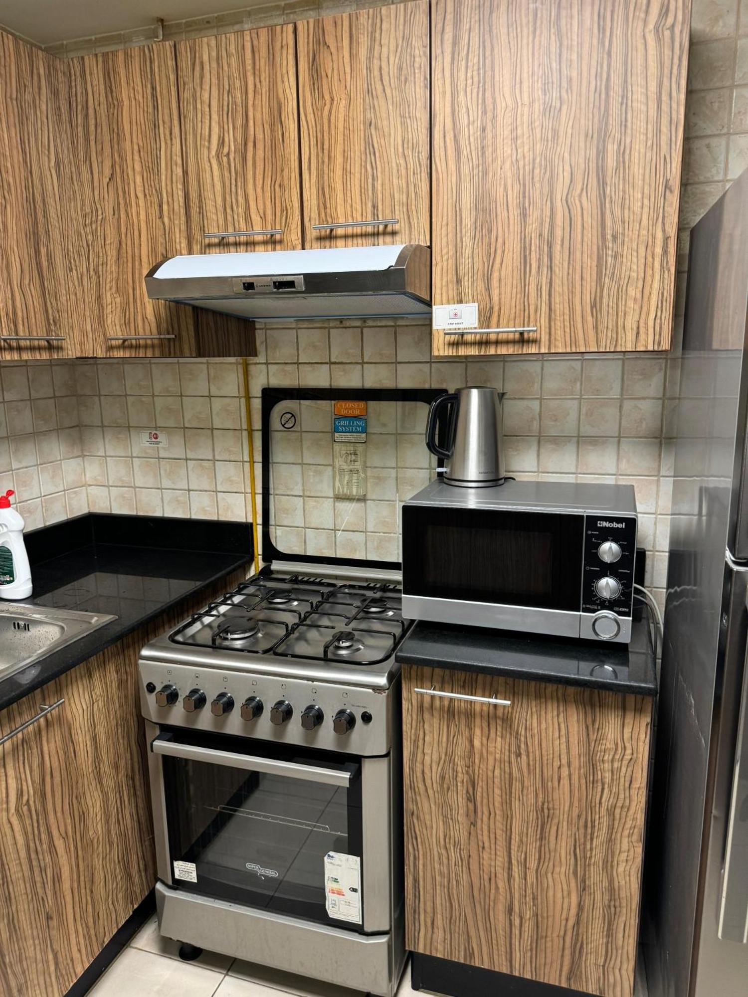 1 Bedroom Downtown 5 Min Walk To Mall Apartment *