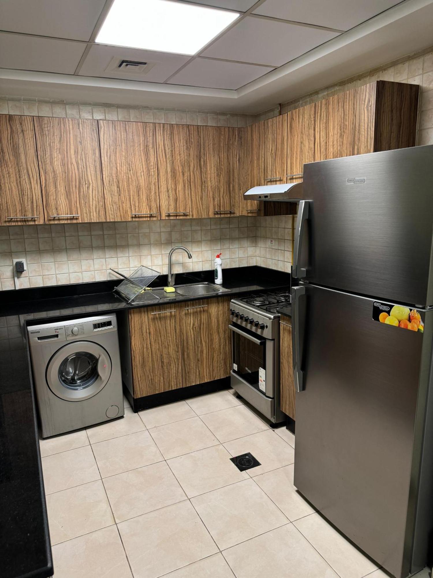 Apartment 1 Bedroom Downtown 5 Min Walk To Mall *