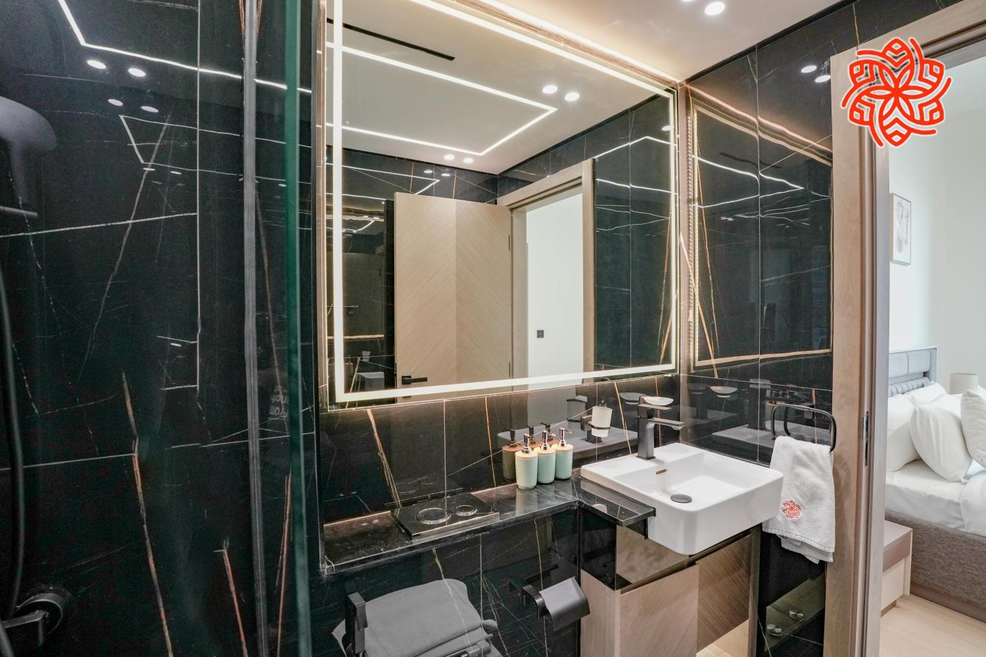 Alashrafia Saray - Bright 1bdr In Jvc Apartamento