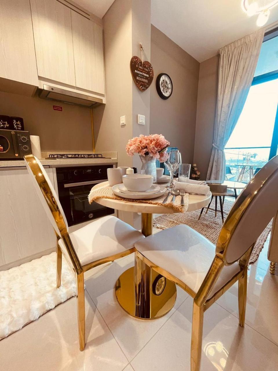 Luxury 1-bedroom Oasis Near Downtown Dubai