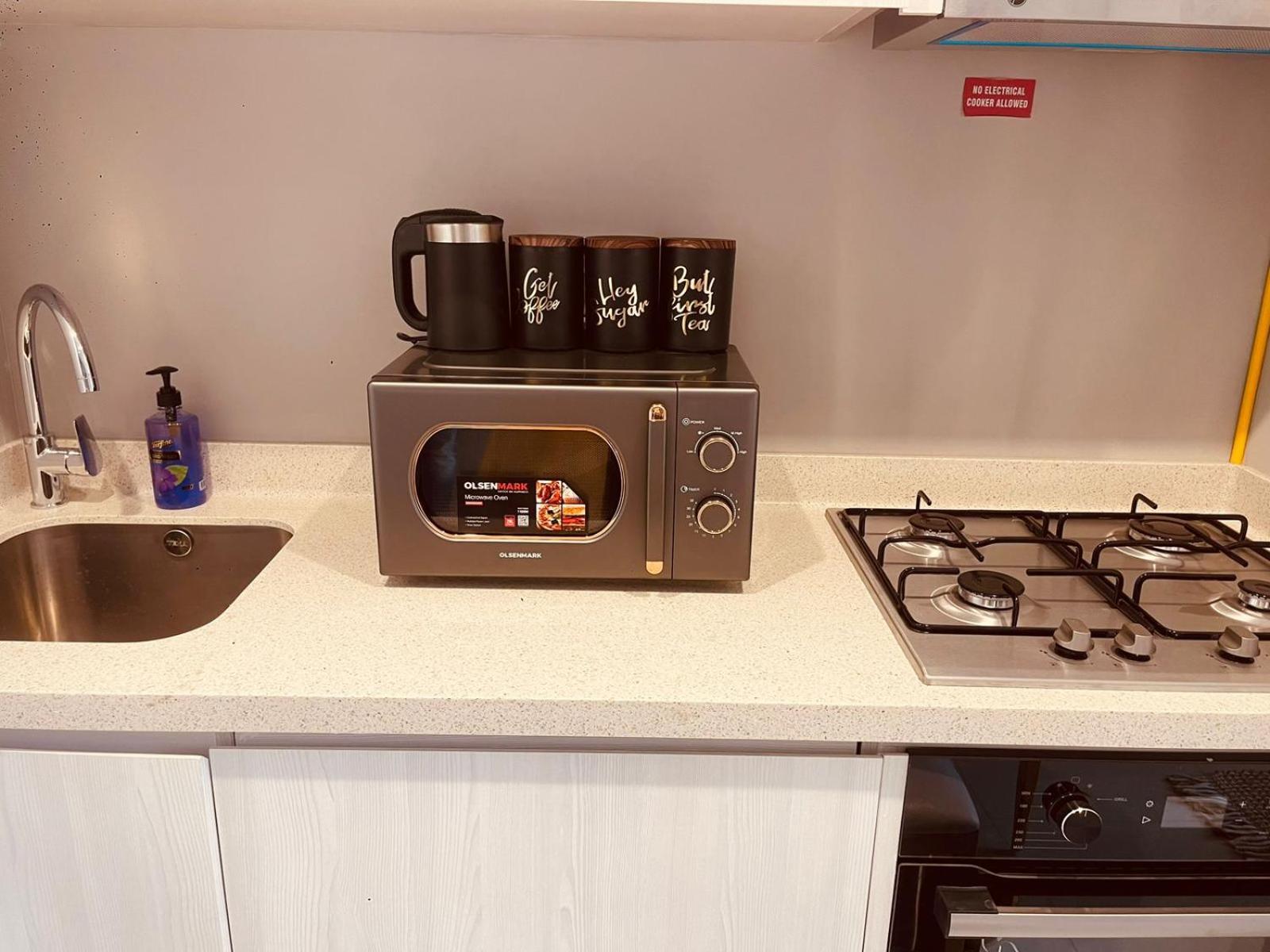 Luxury 1-bedroom Oasis Near Downtown