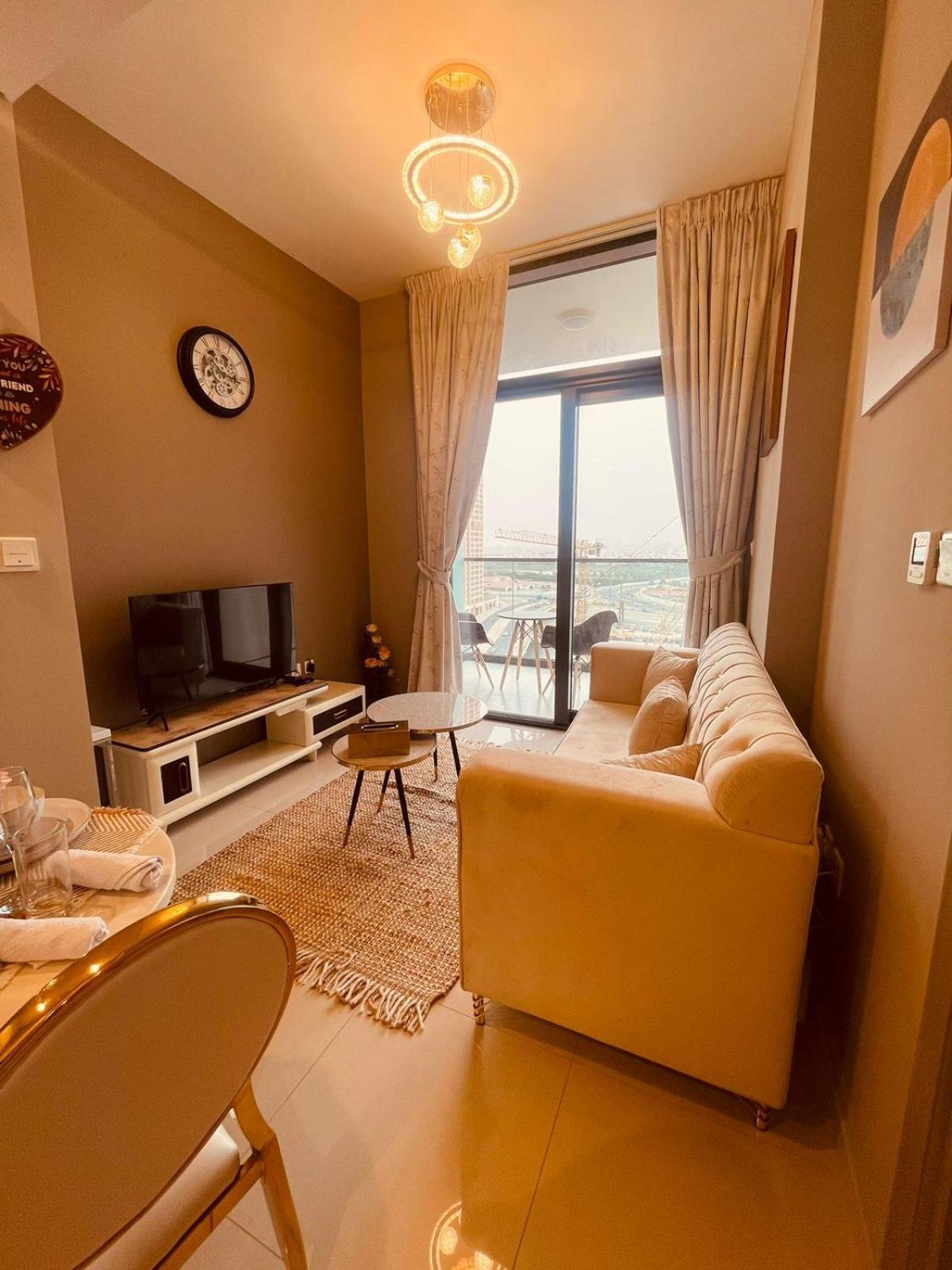 Luxury 1-bedroom Oasis Near Downtown Apartment *