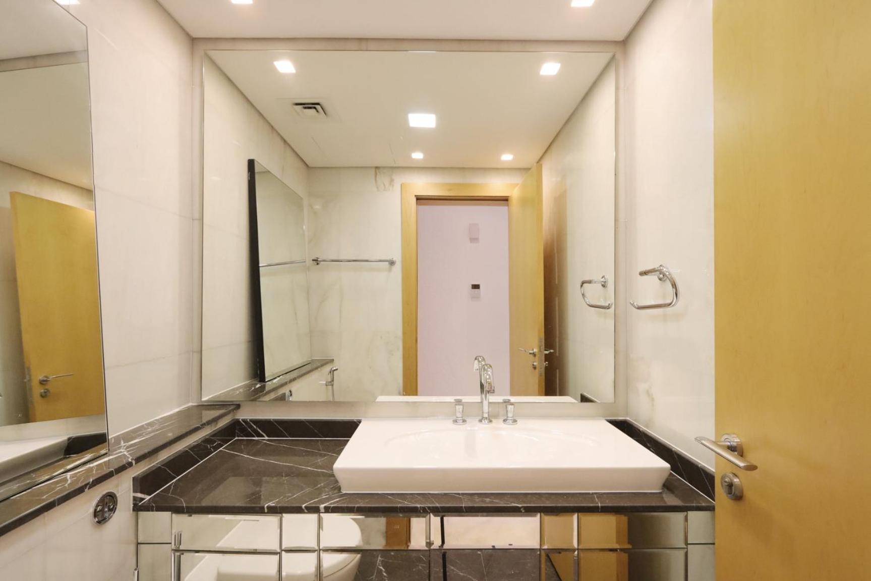 Livbnb - 1br With Sea View & Access Apartment *
