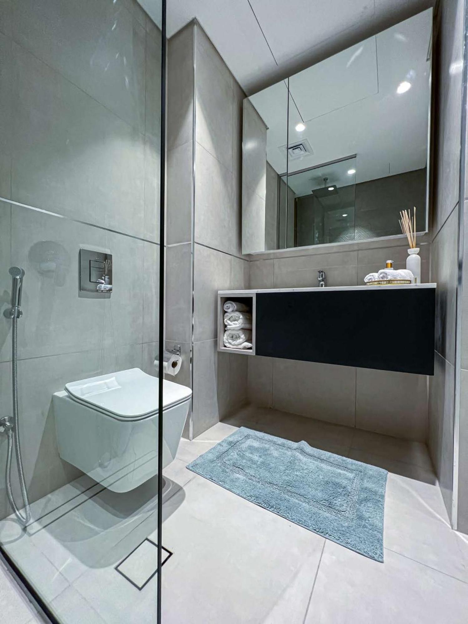 Bright New With Pool & Gym Access, 5 Min From Gardens Metro Daire Dubai