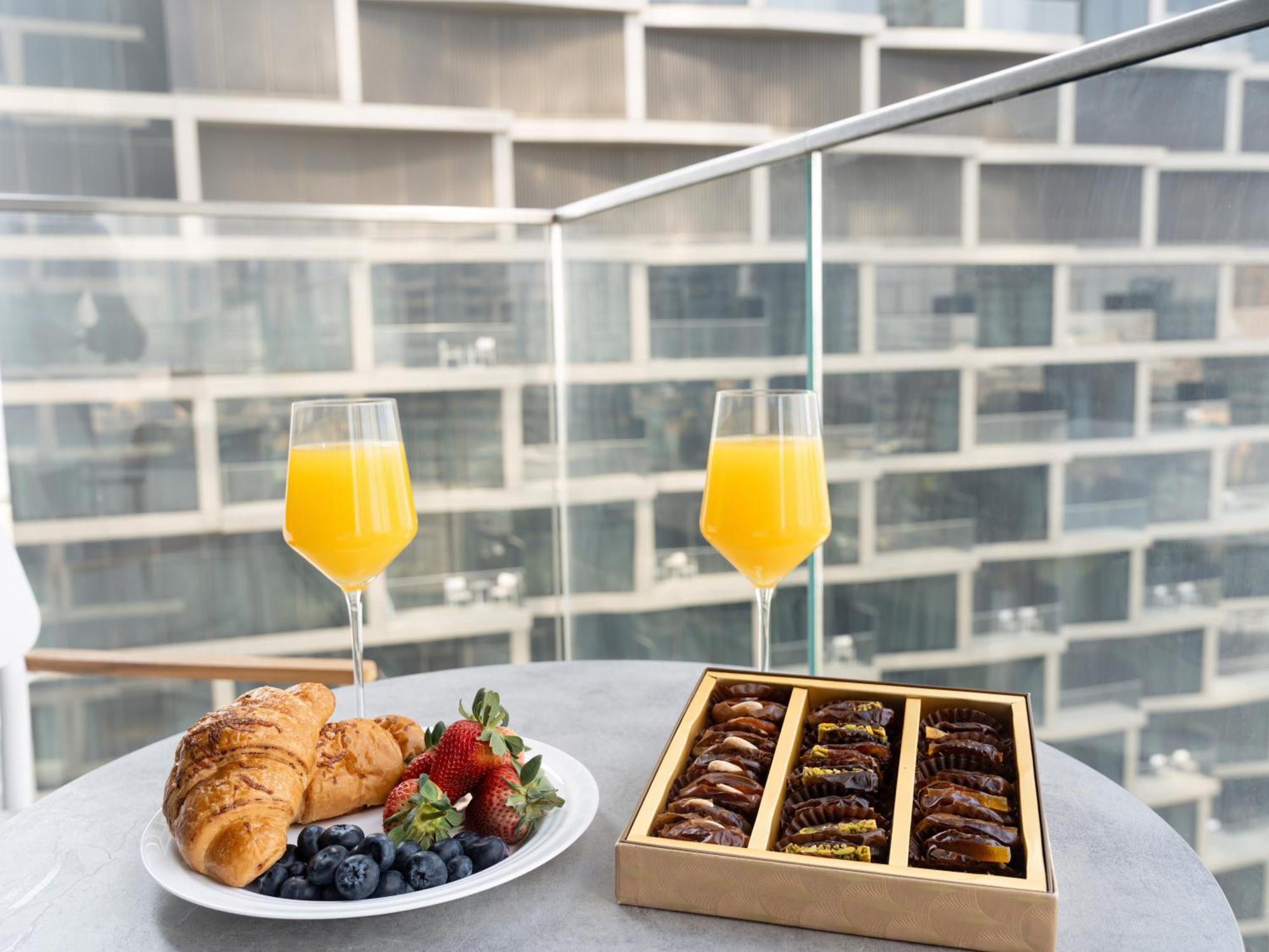Smartstay At Address Opera - Unique Burj Khalifa Views - Brand New Luxury Residences *