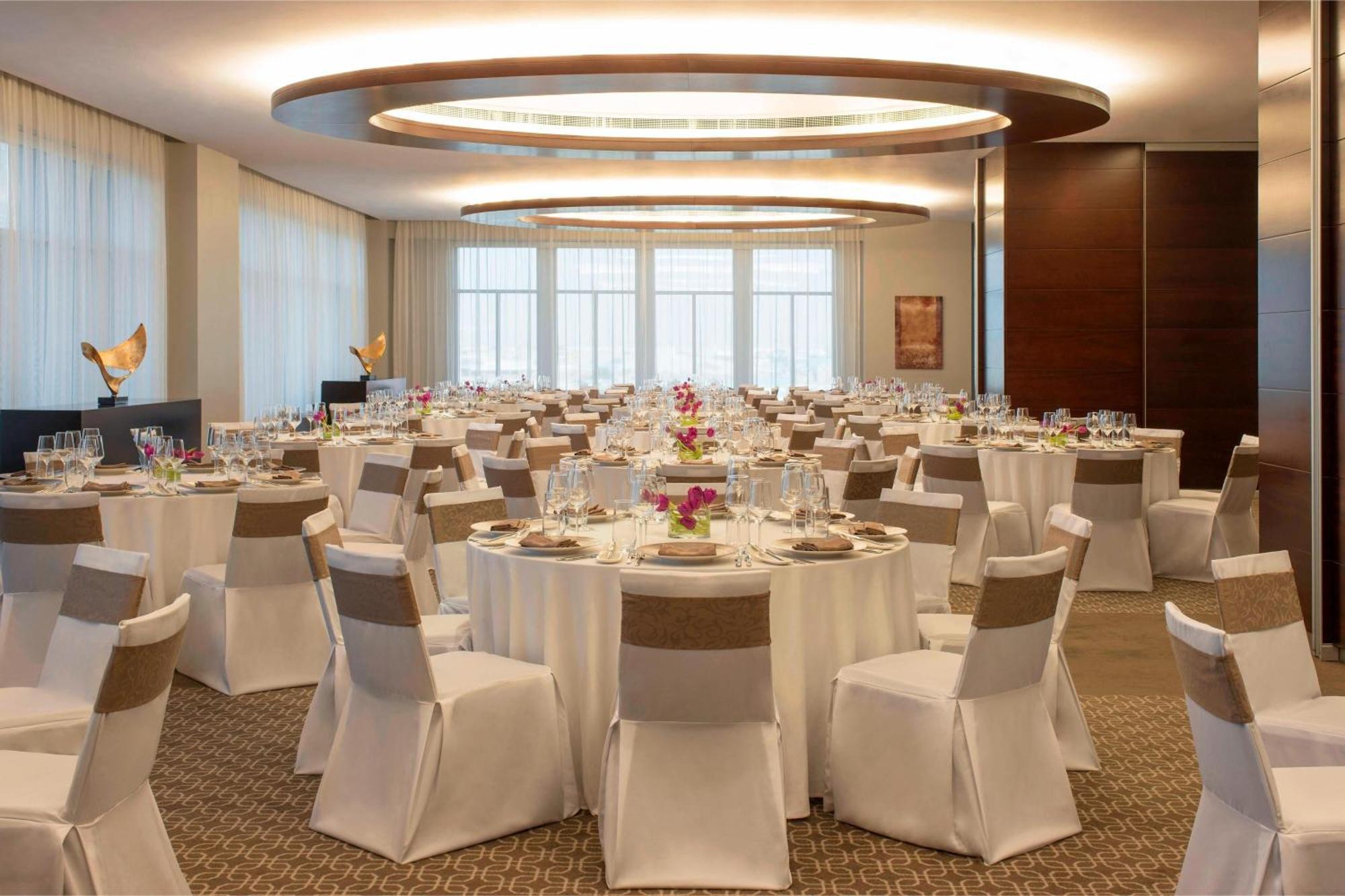 Hotel Sheraton Mall Of The Emirates Hotel,