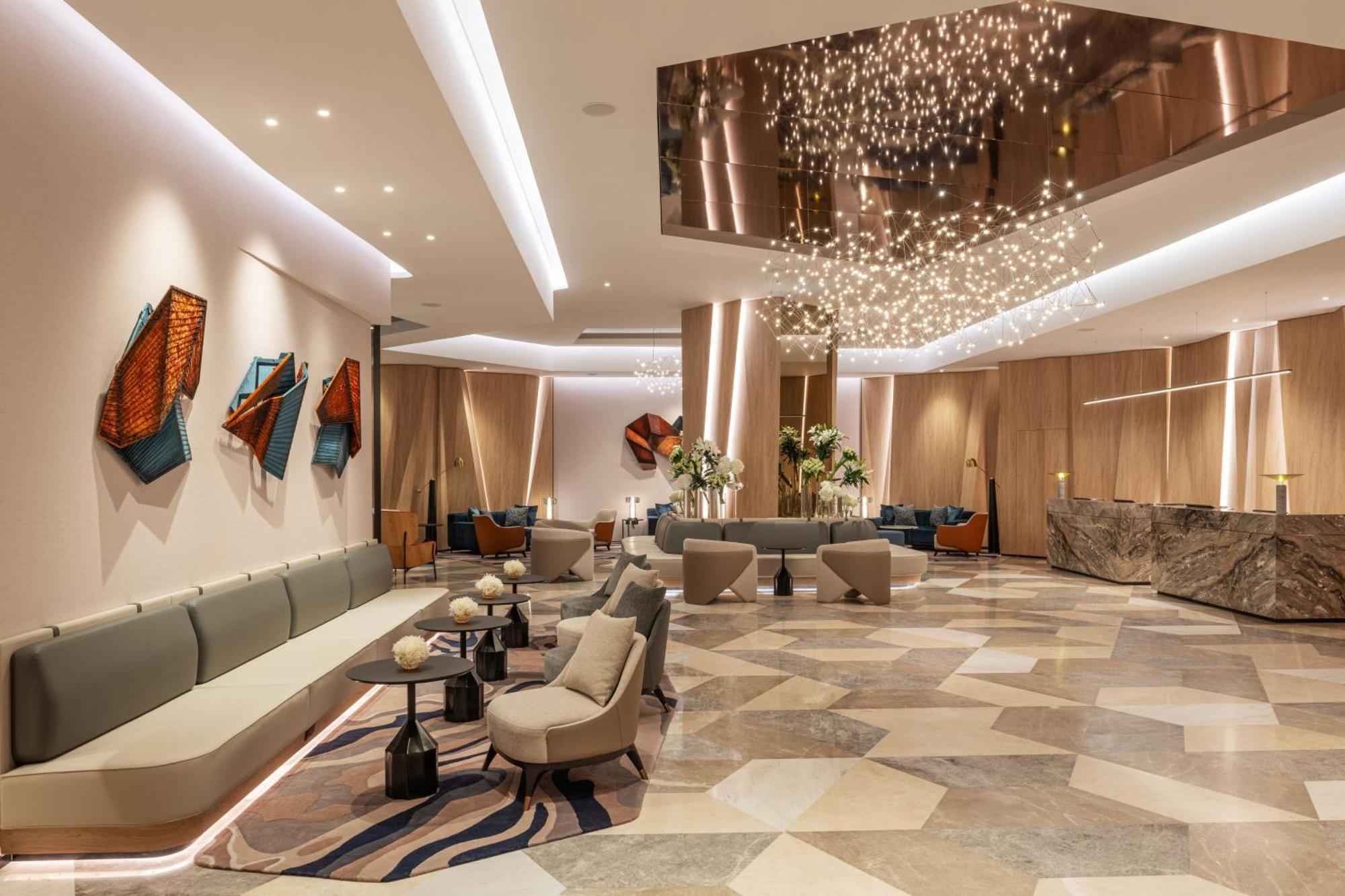 Sheraton Mall Of The Emirates Hotel, 5*