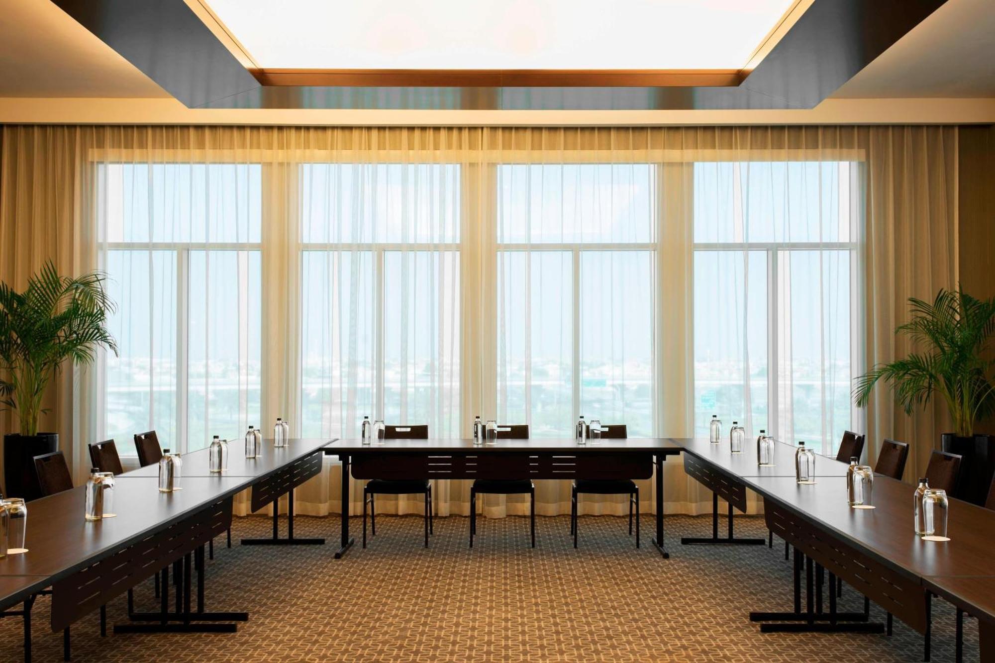 Sheraton Mall Of The Emirates Hotel, Dubai