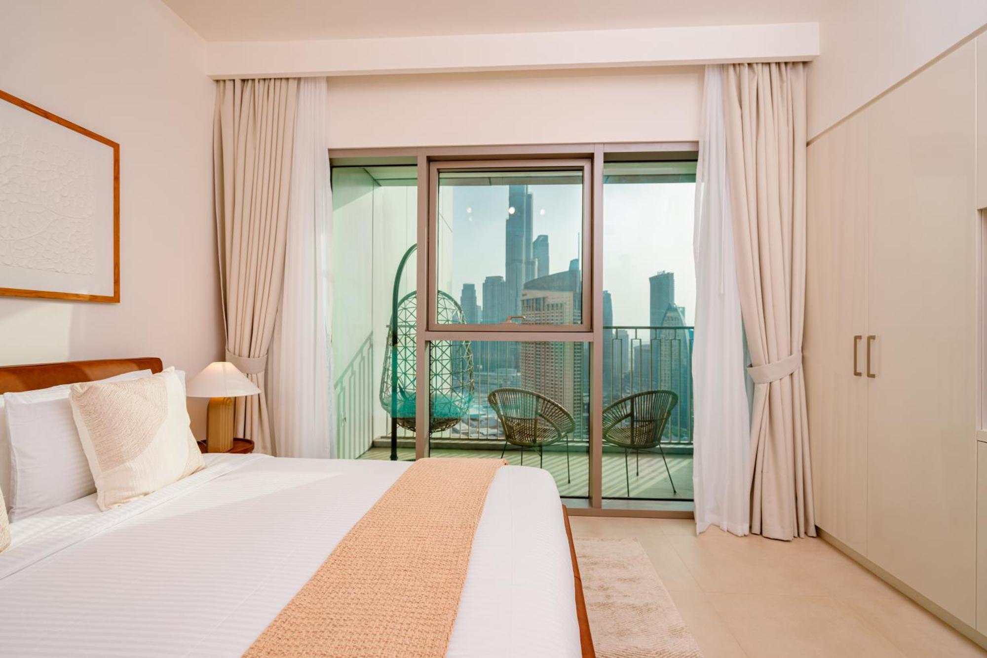 Prime Retreats @ Downtown Views By Emaar Apartment *