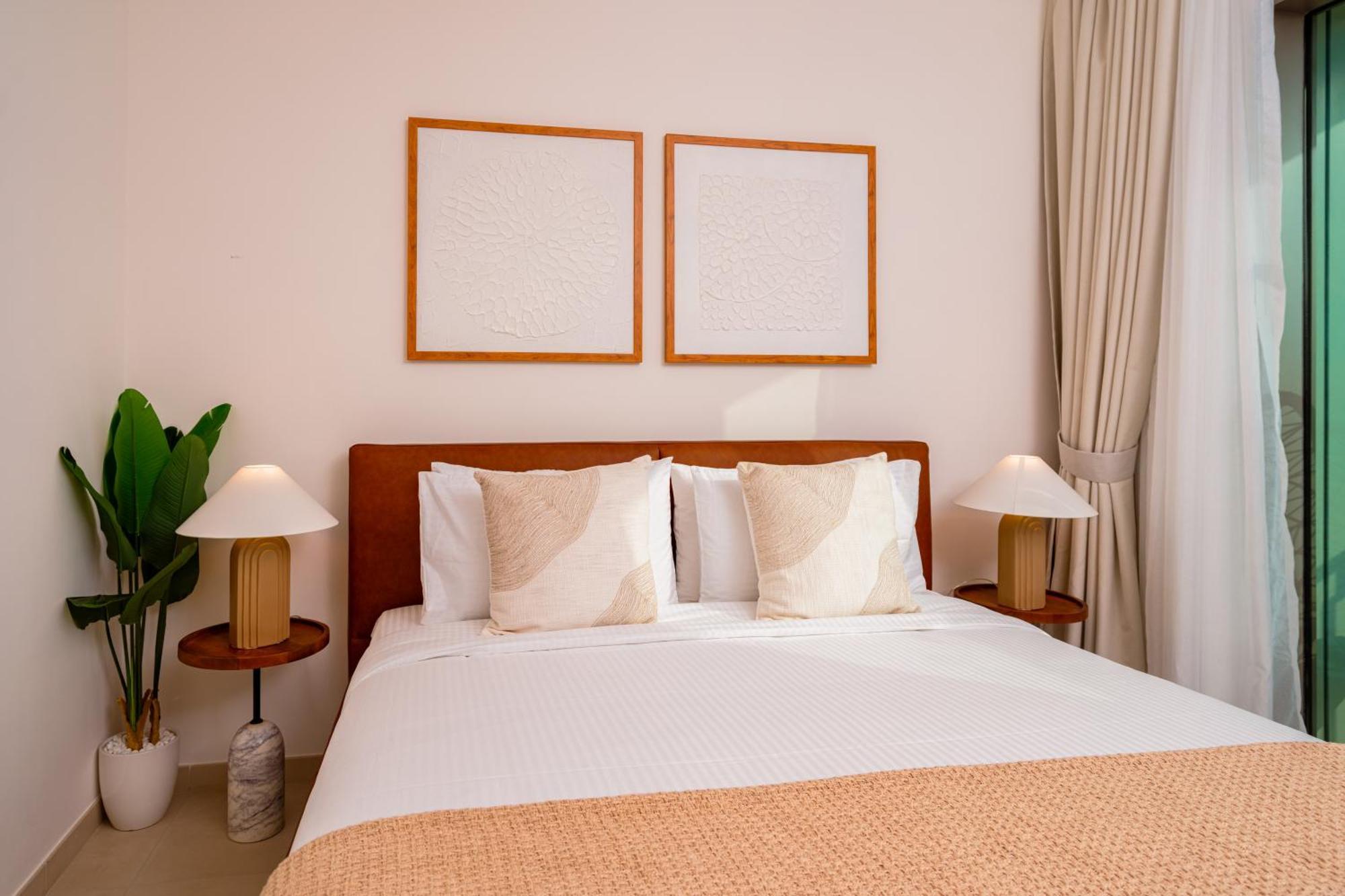 Prime Retreats @ Downtown Views By Emaar Apartment