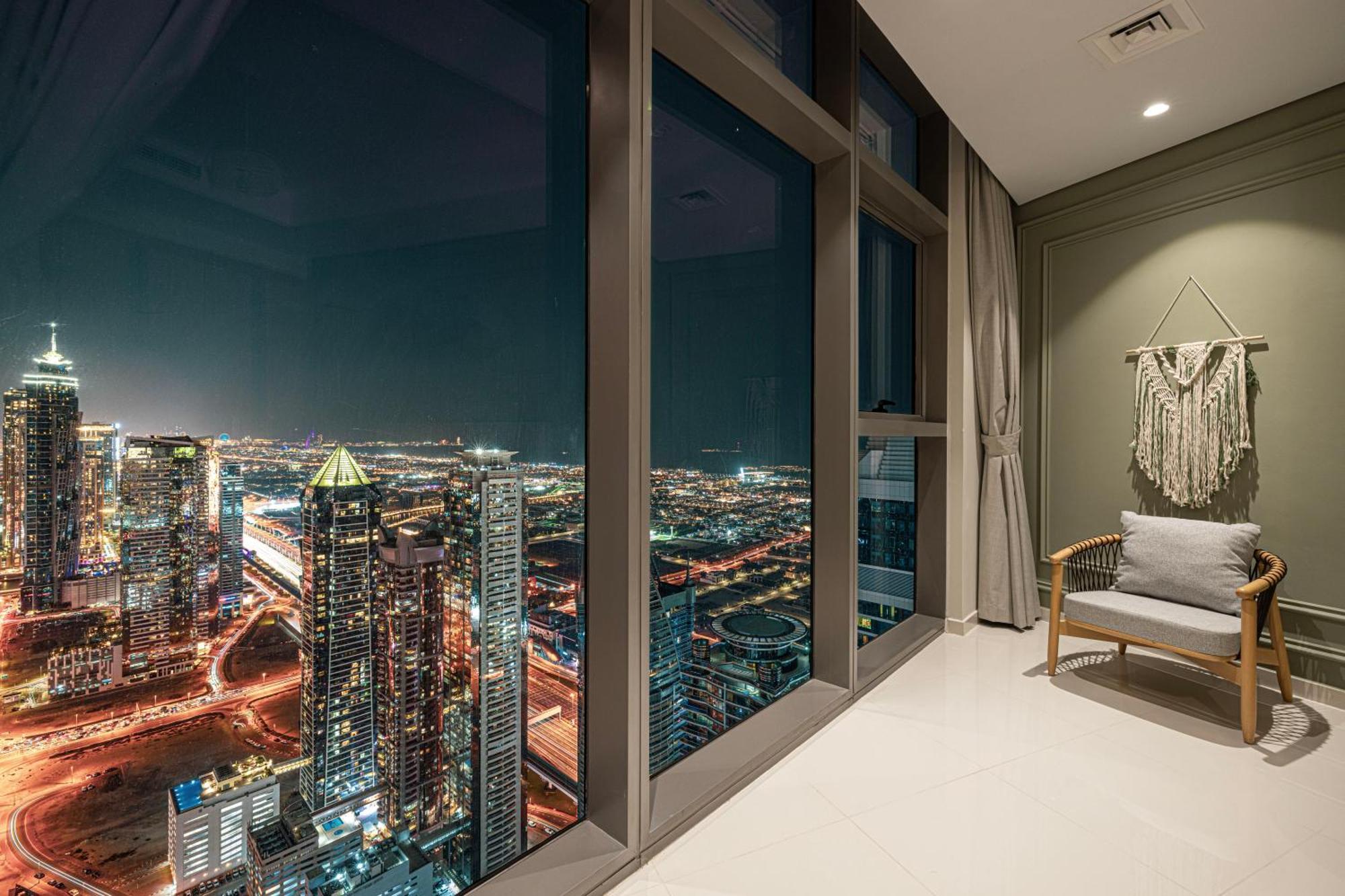 Highest Infinity Pool In Downtown Dubai