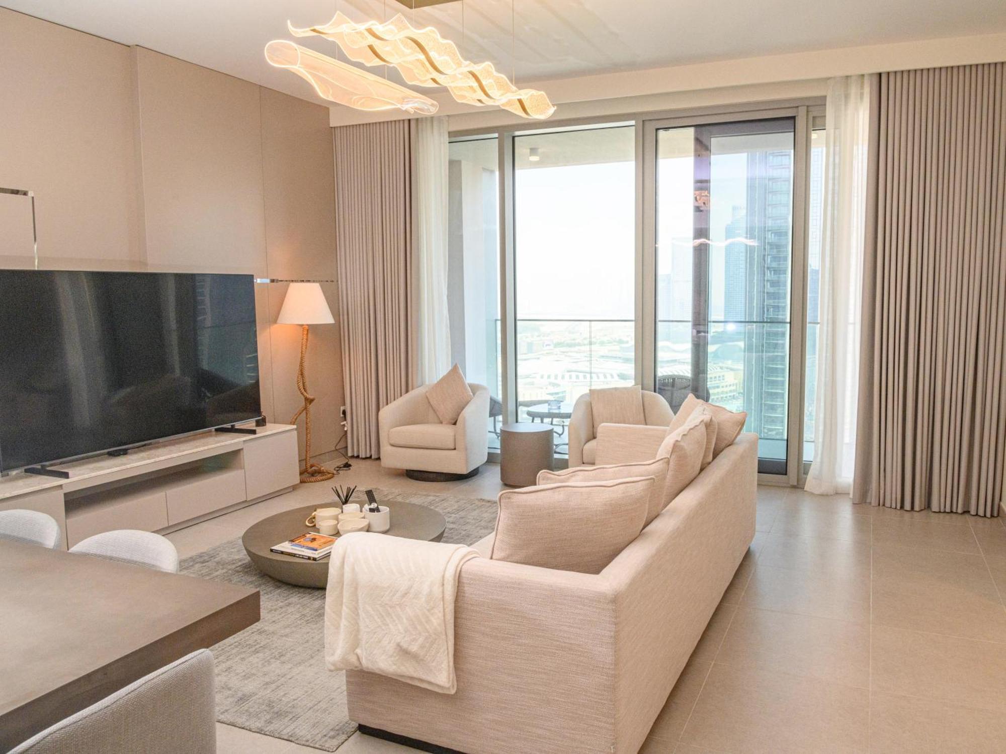 Ibia Homes - Stylish Downtown Escape 3br With Views
