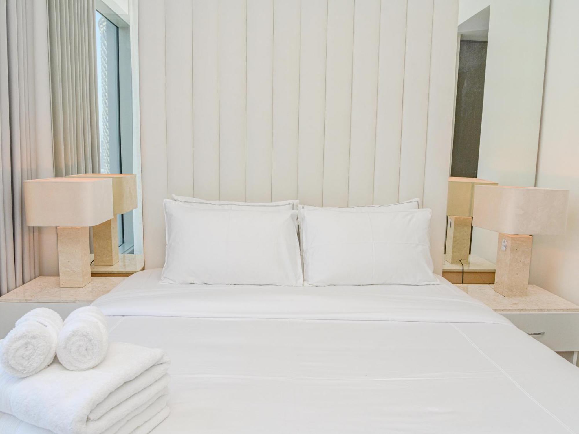 Apartment Ibia Homes - Stylish Downtown Escape 3br With Views