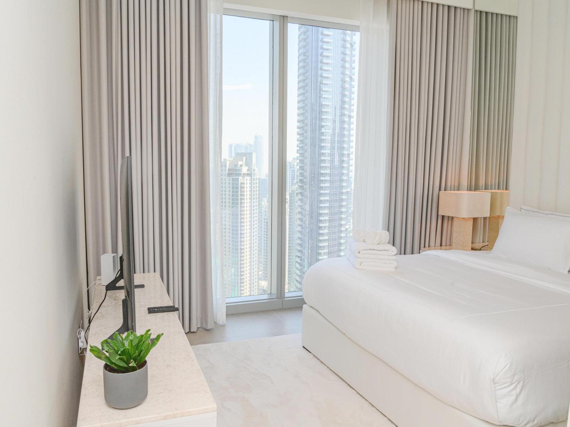 Ibia Homes - Stylish Downtown Escape 3br With Views Dubai