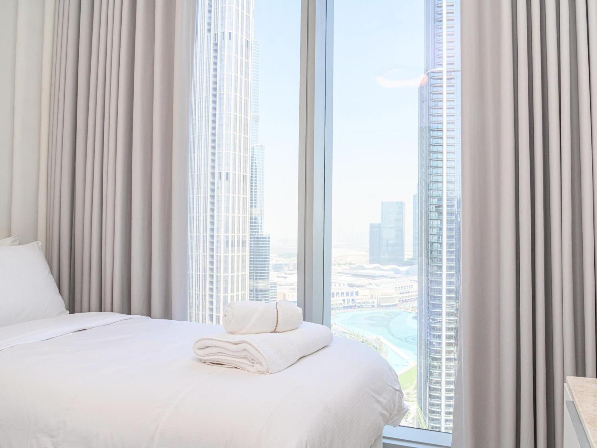 Ibia Homes - Stylish Downtown Escape 3br With Views Apartment *