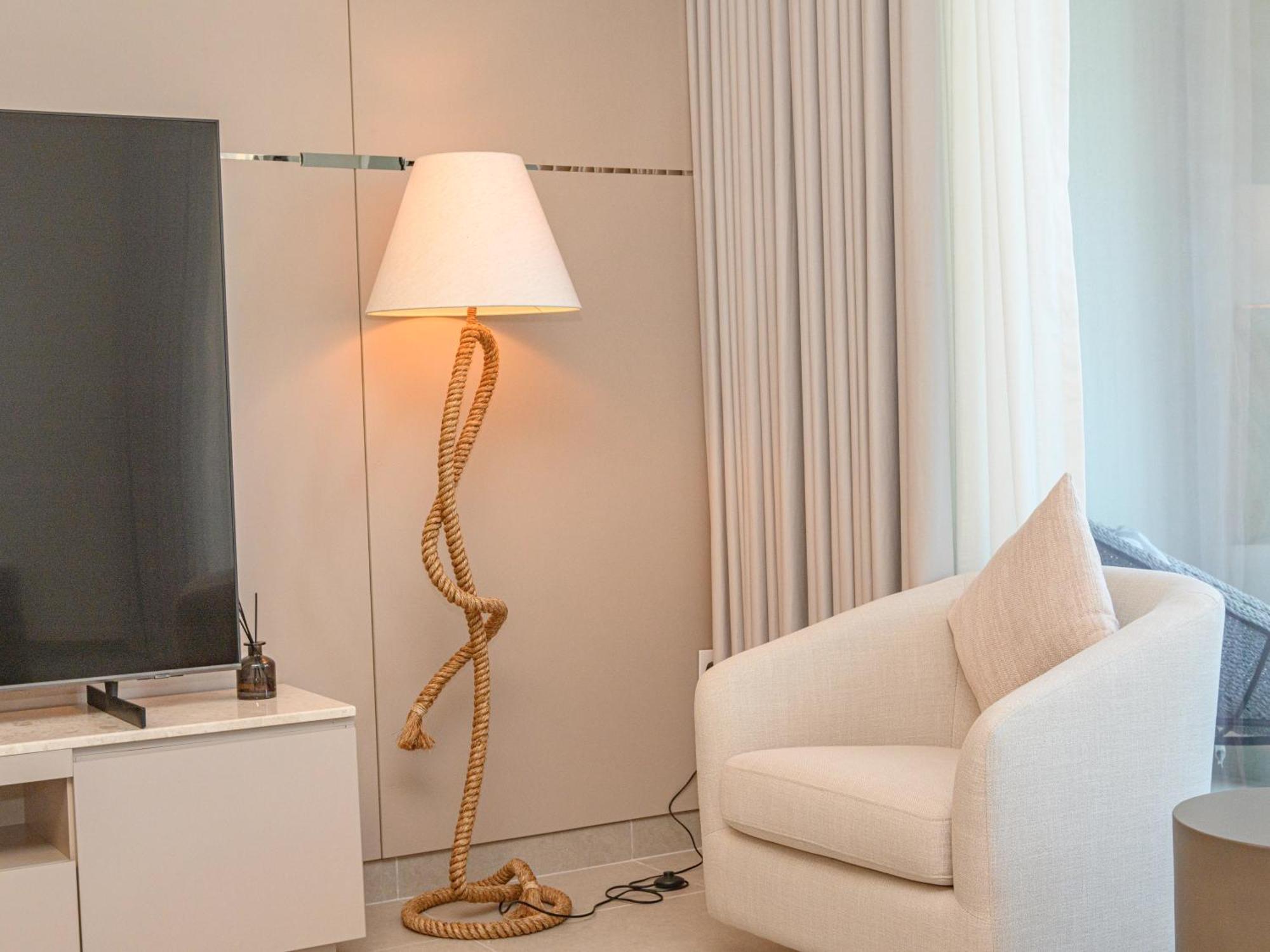 Ibia Homes - Stylish Downtown Escape 3br With Views Apartment *