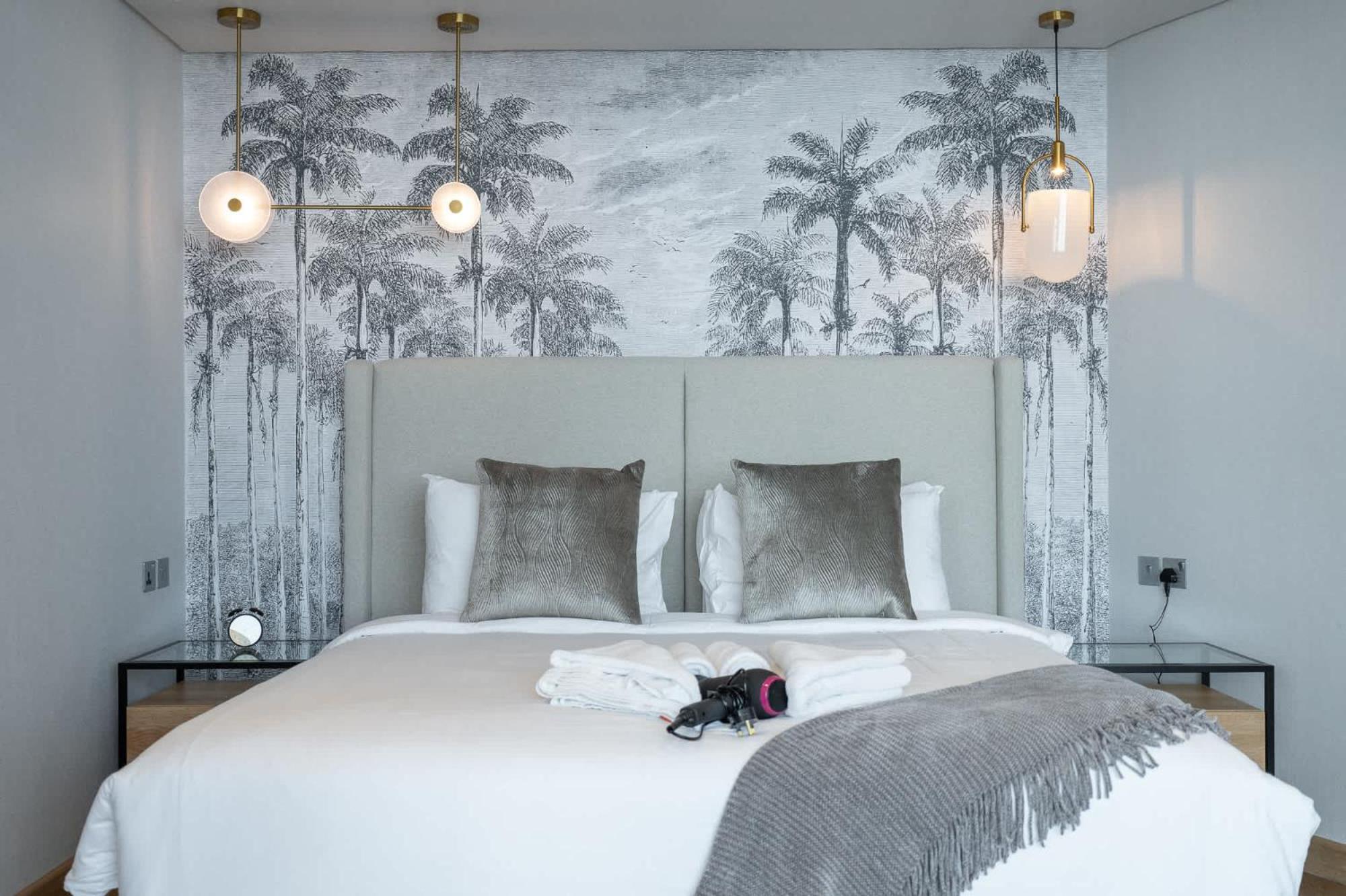 Stylish With Impressive Decor And Furniture At Sky Garden! Daire