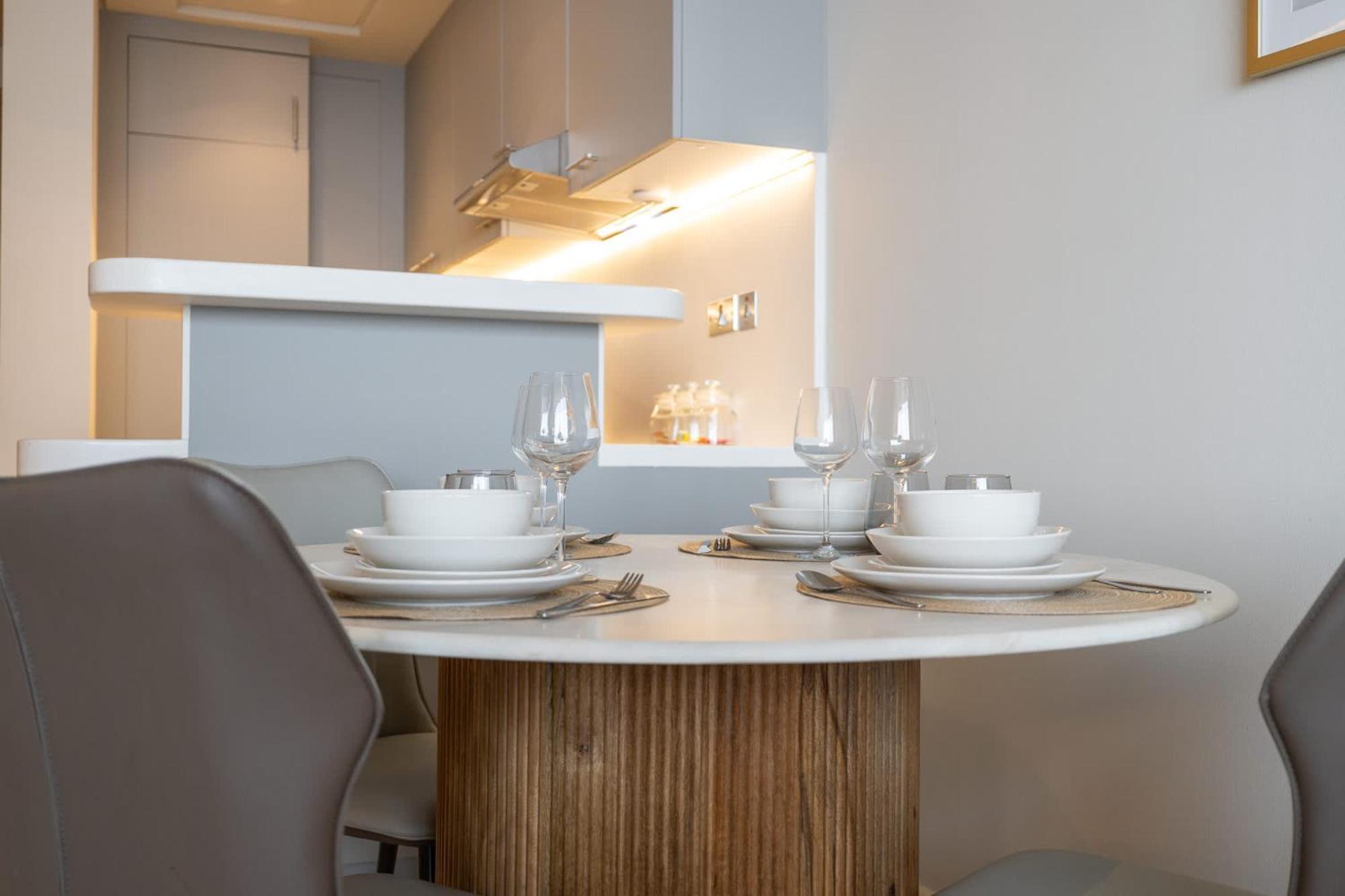 Daire Stylish With Impressive Decor And Furniture At Sky Garden! *