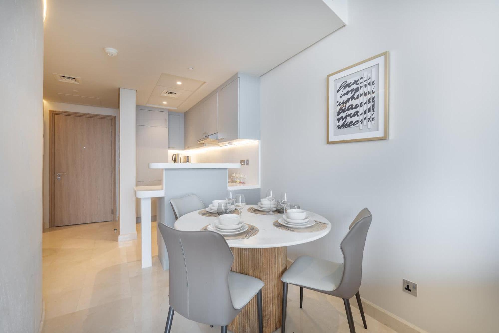 Daire Stylish With Impressive Decor And Furniture At Sky Garden! Dubai
