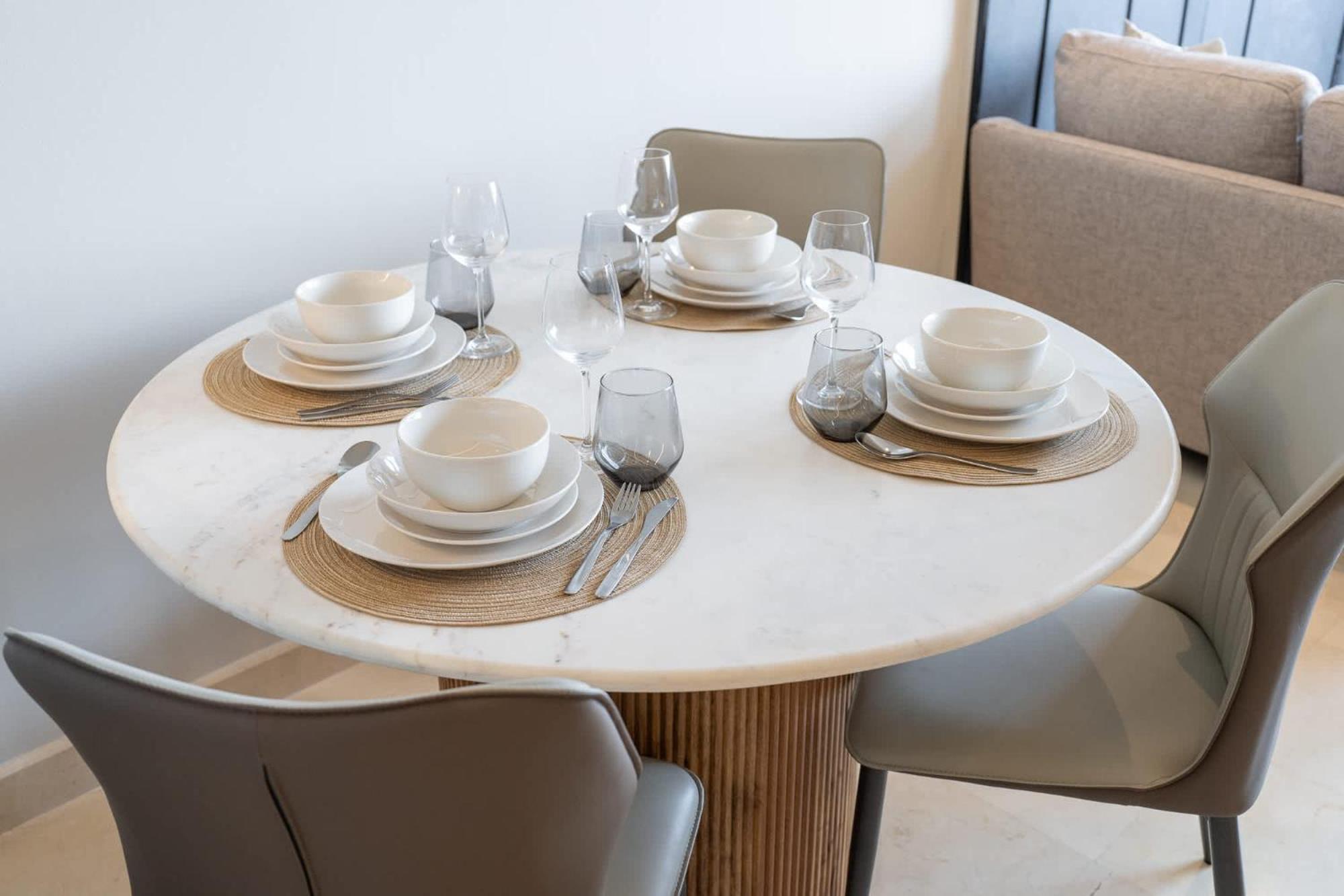 Stylish With Impressive Decor And Furniture At Sky Garden! Daire
