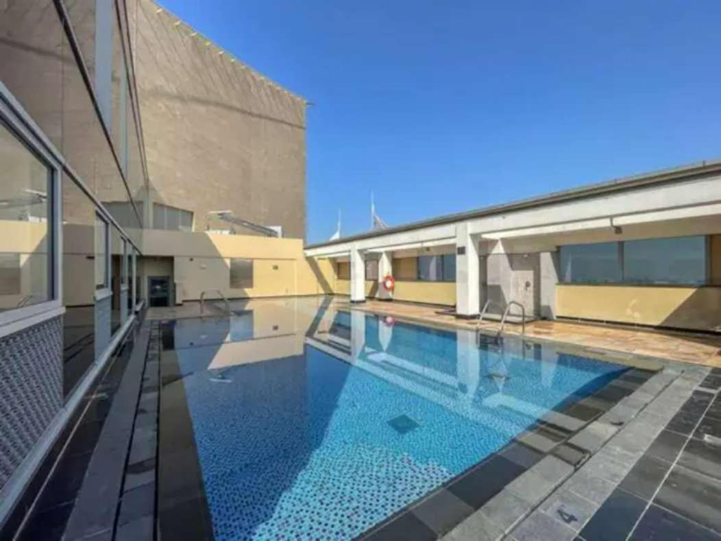 Apartment Stylish With Impressive Decor And Furniture At Sky Garden!
