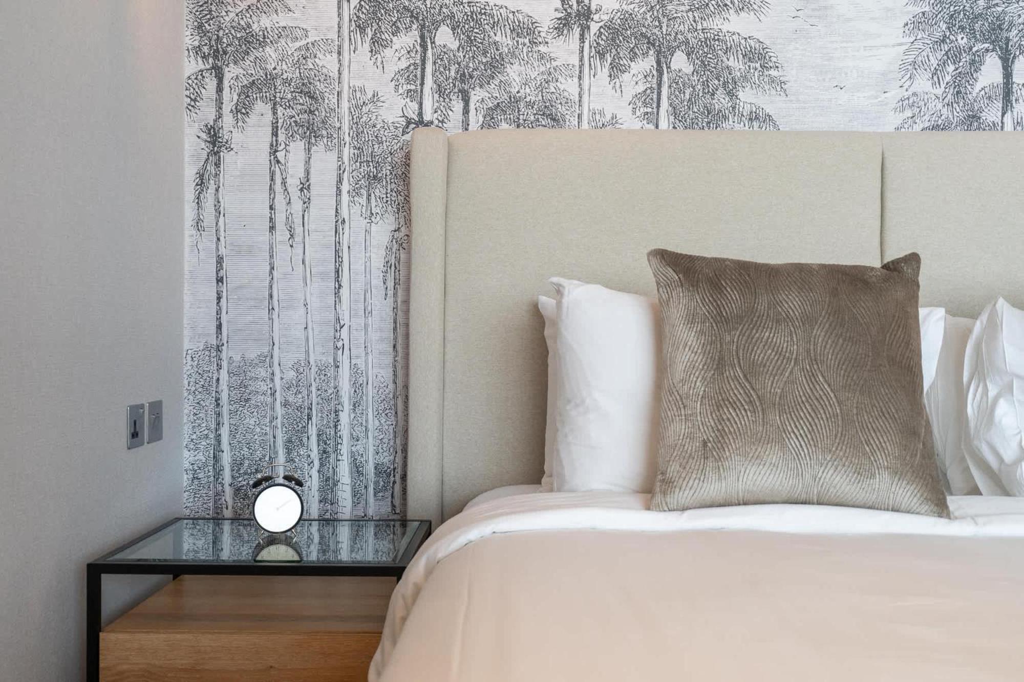 Stylish With Impressive Decor And Furniture At Sky Garden! Daire
