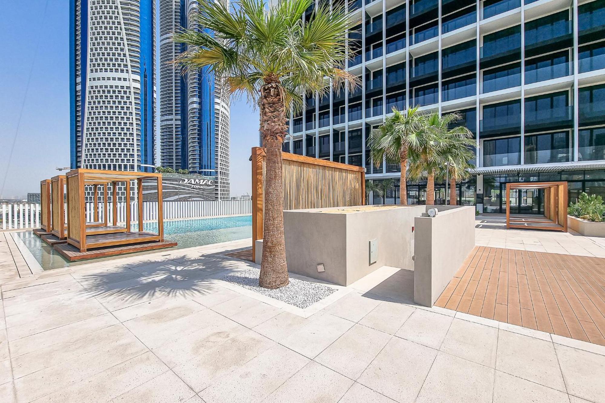 Alh Vacay - With Balcony And Burj View In Upside Daire Dubai