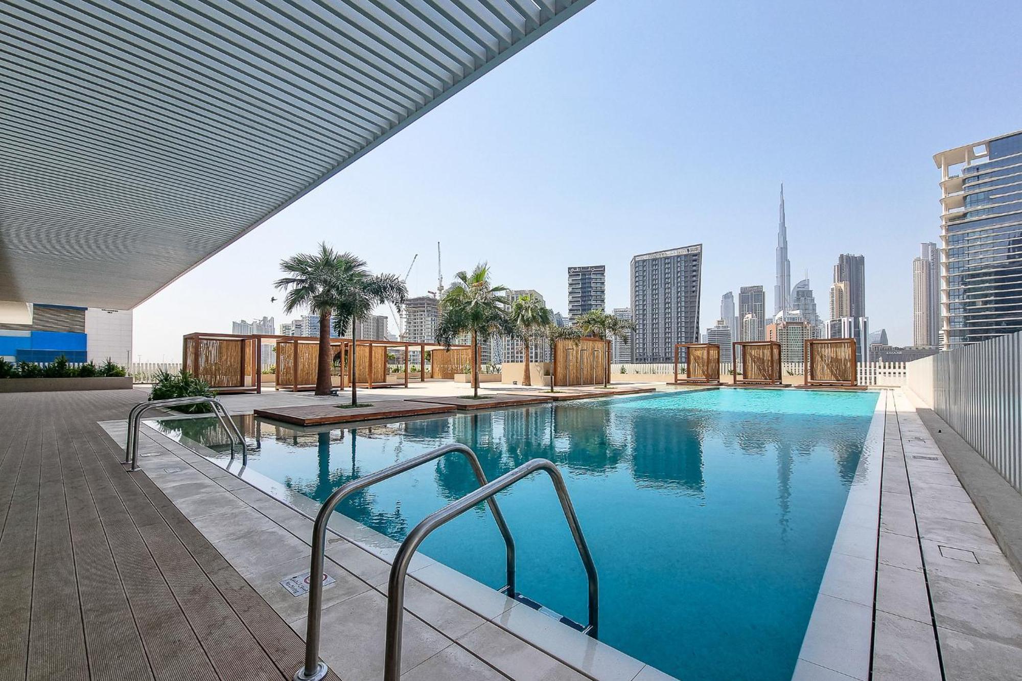 Alh Vacay - With Balcony And Burj View In Upside Daire Dubai
