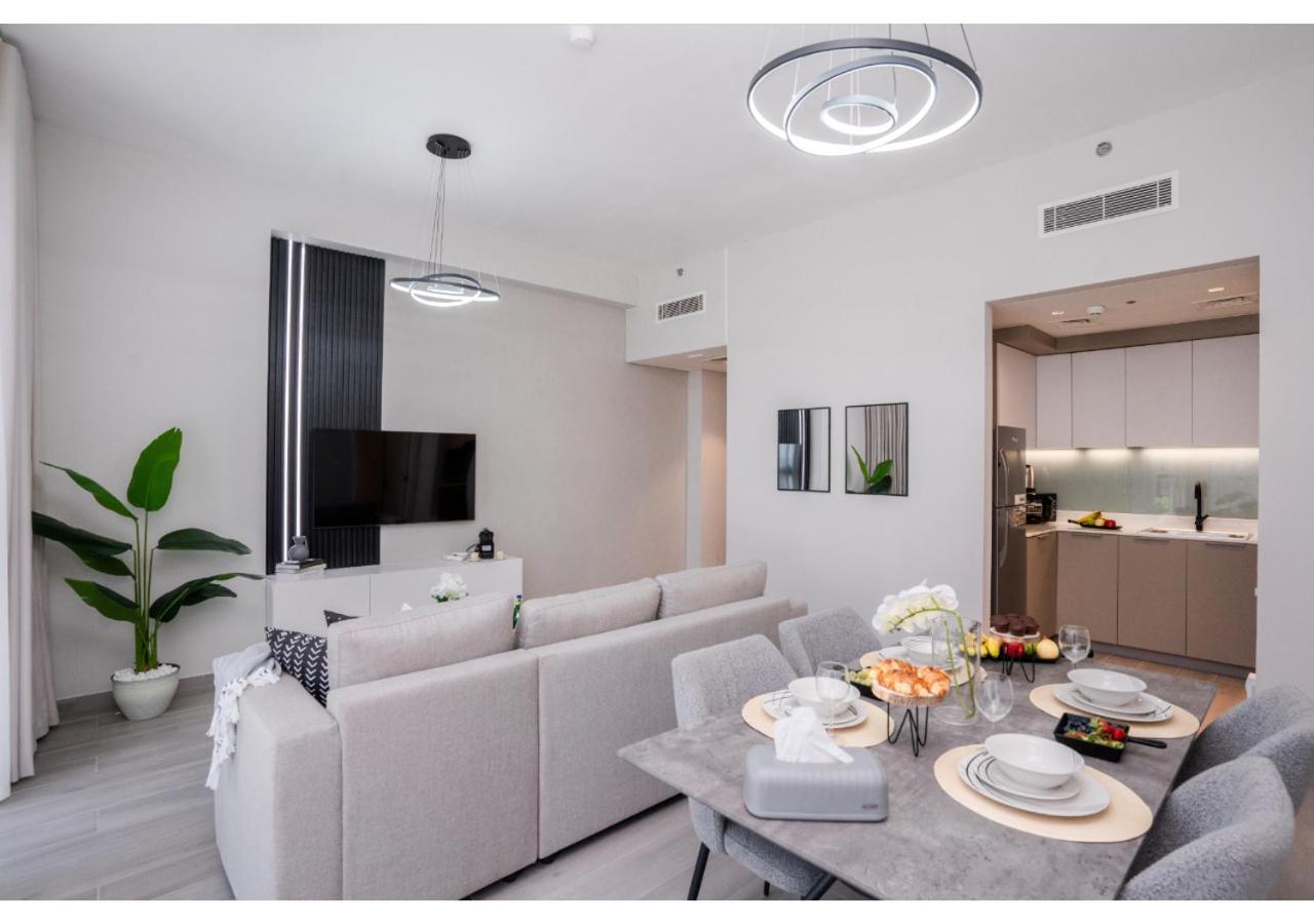Modern 1br Noor 1 With Serene Outlook By Vibel *