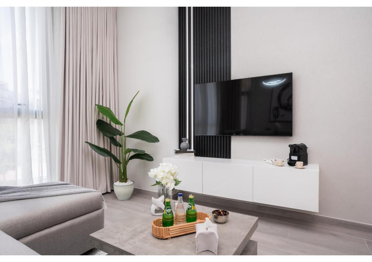 Apartment Modern 1br Noor 1 With Serene Outlook By Vibel