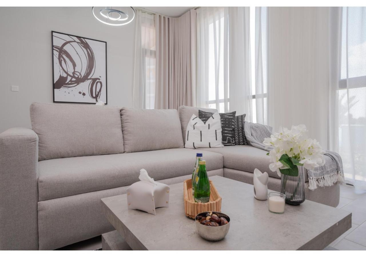 Modern 1br Noor 1 With Serene Outlook By Vibel Apartment *