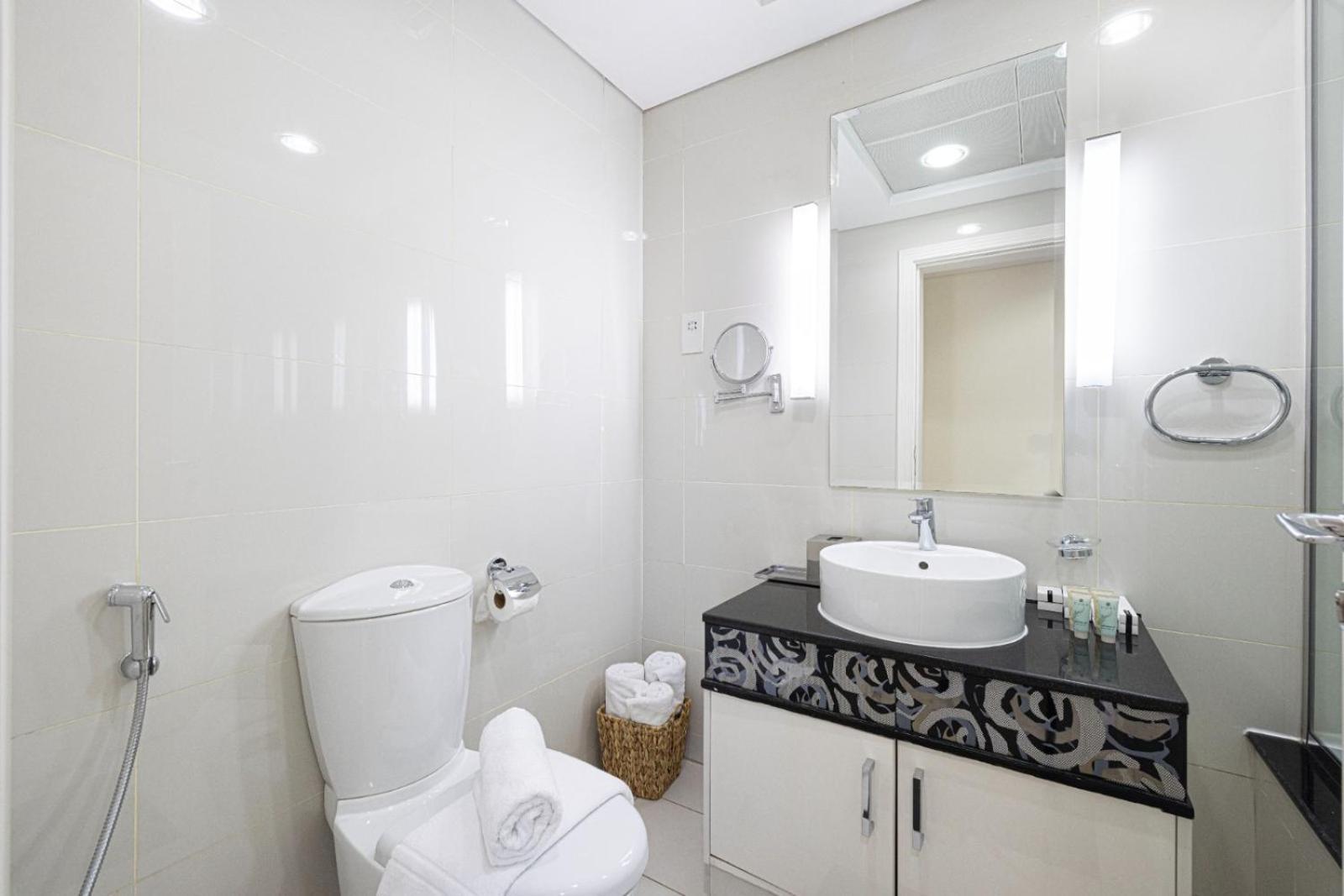 Damac Maison Mall Street 3 Bedroom Burj Khalifa View With Gym And Pool 1 Minute Walk To Mall *