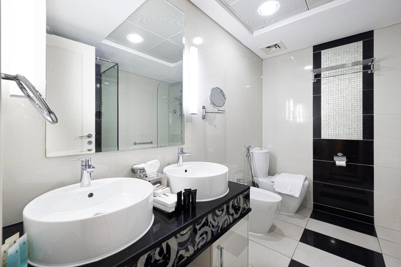 Damac Maison Mall Street 3 Bedroom Burj Khalifa View With Gym And Pool 1 Minute Walk To Mall Dubai