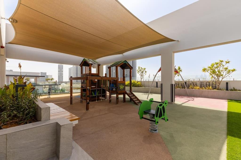 Apartment Waves - Elegant Oxford 212 In Jvc With Views Dubai