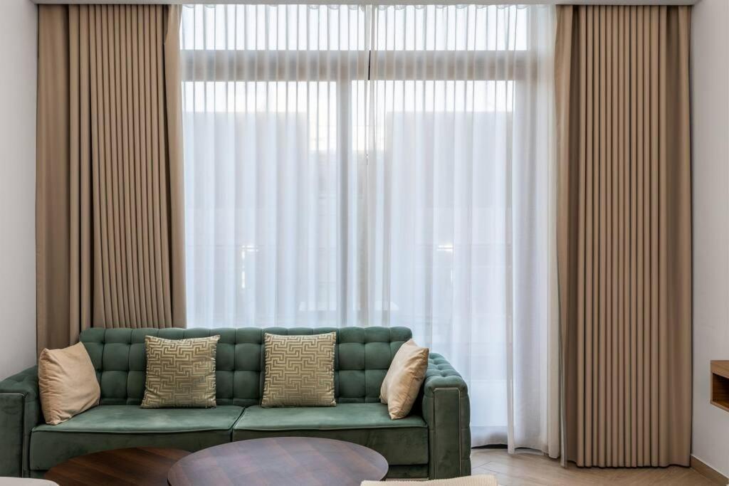 Waves - Elegant Oxford 212 In Jvc With Views * Dubai