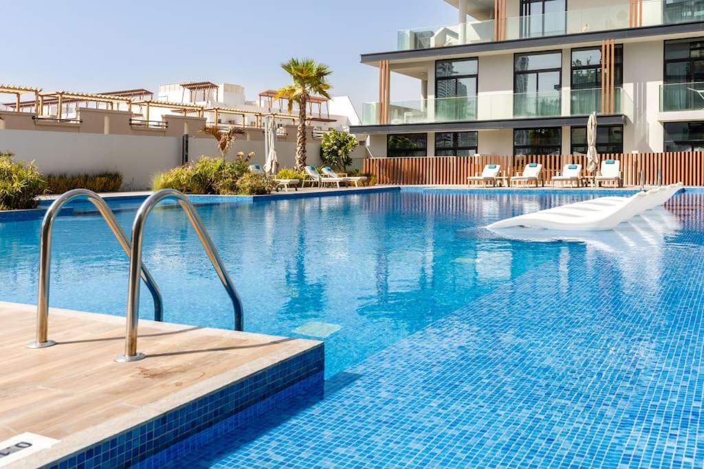 Waves - Elegant Oxford 212 In Jvc With Views Apartment *