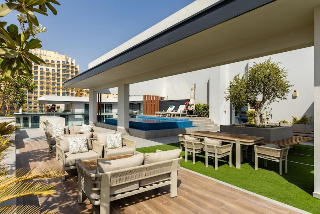 Waves - Elegant Oxford 212 In Jvc With Views Apartment Dubai