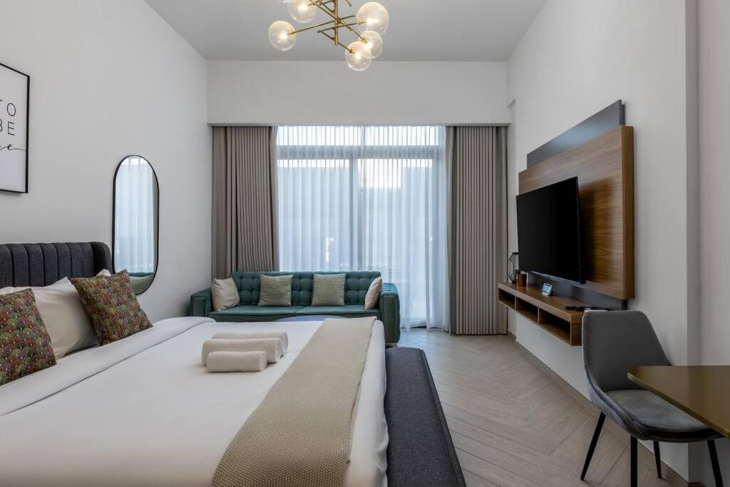 Waves - Elegant Oxford 212 In Jvc With Views Apartment *
