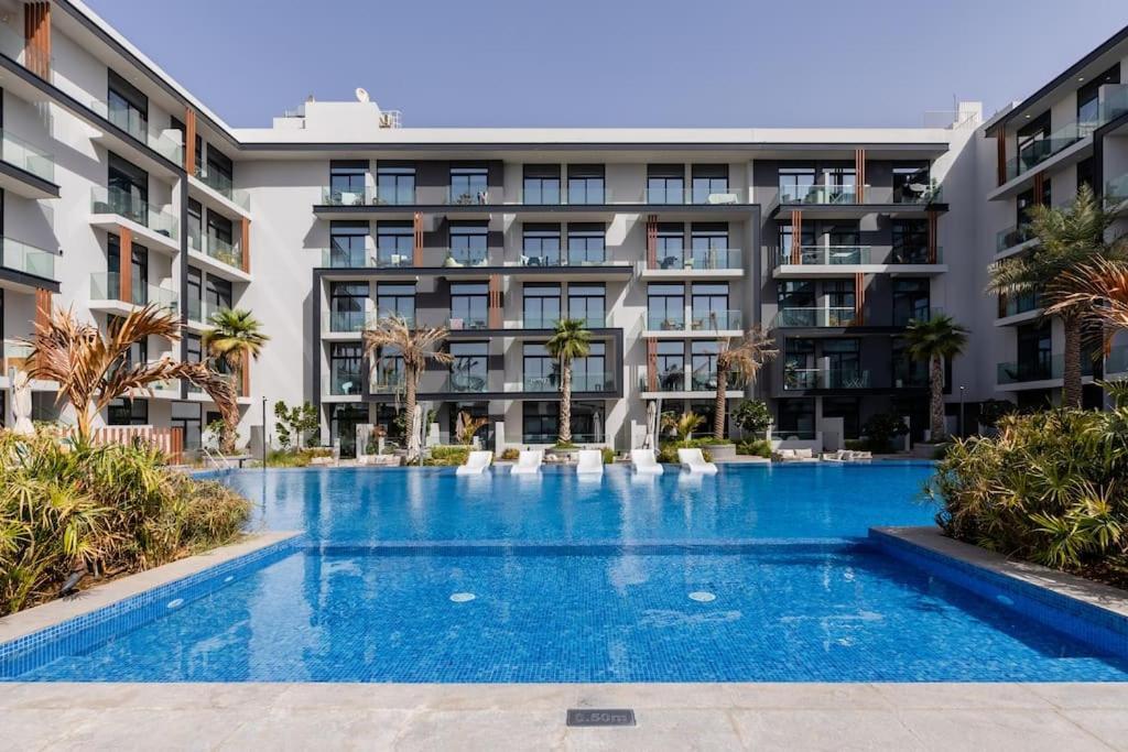 Waves - Elegant Oxford 212 In Jvc With Views Apartment Dubai