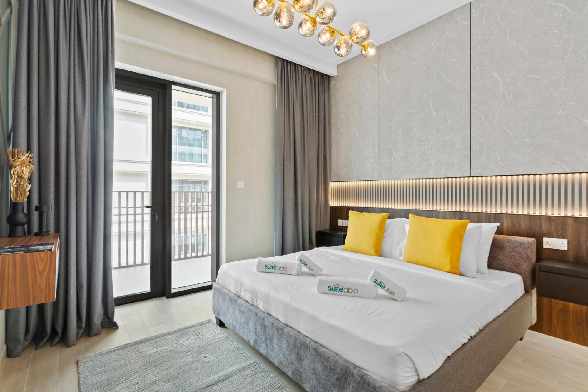 Luxury Living 2 Bedroom In Creek Harbour Apartment *