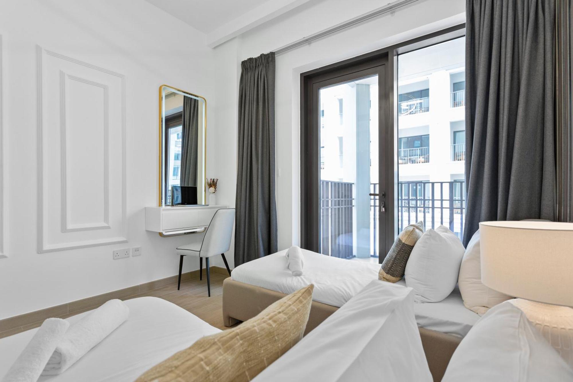 Apartment Luxury Living 2 Bedroom In Creek Harbour *