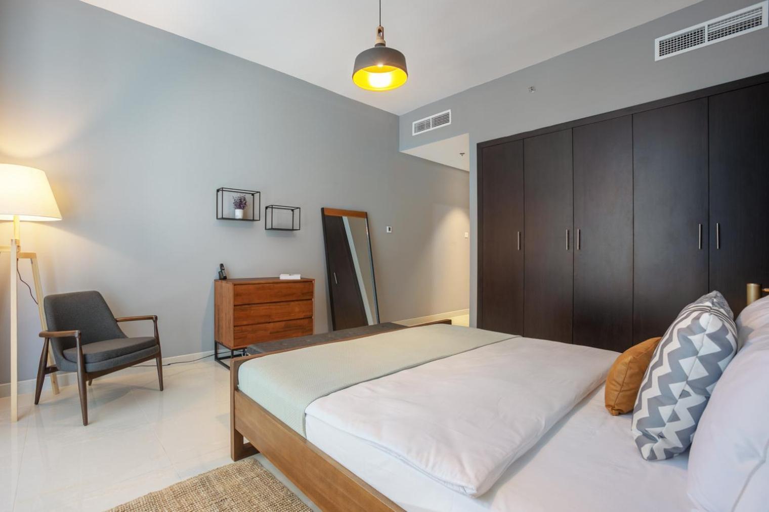 Blueground Sheikh Zayed Rd Pool Gym Dxb-462 Apartment *