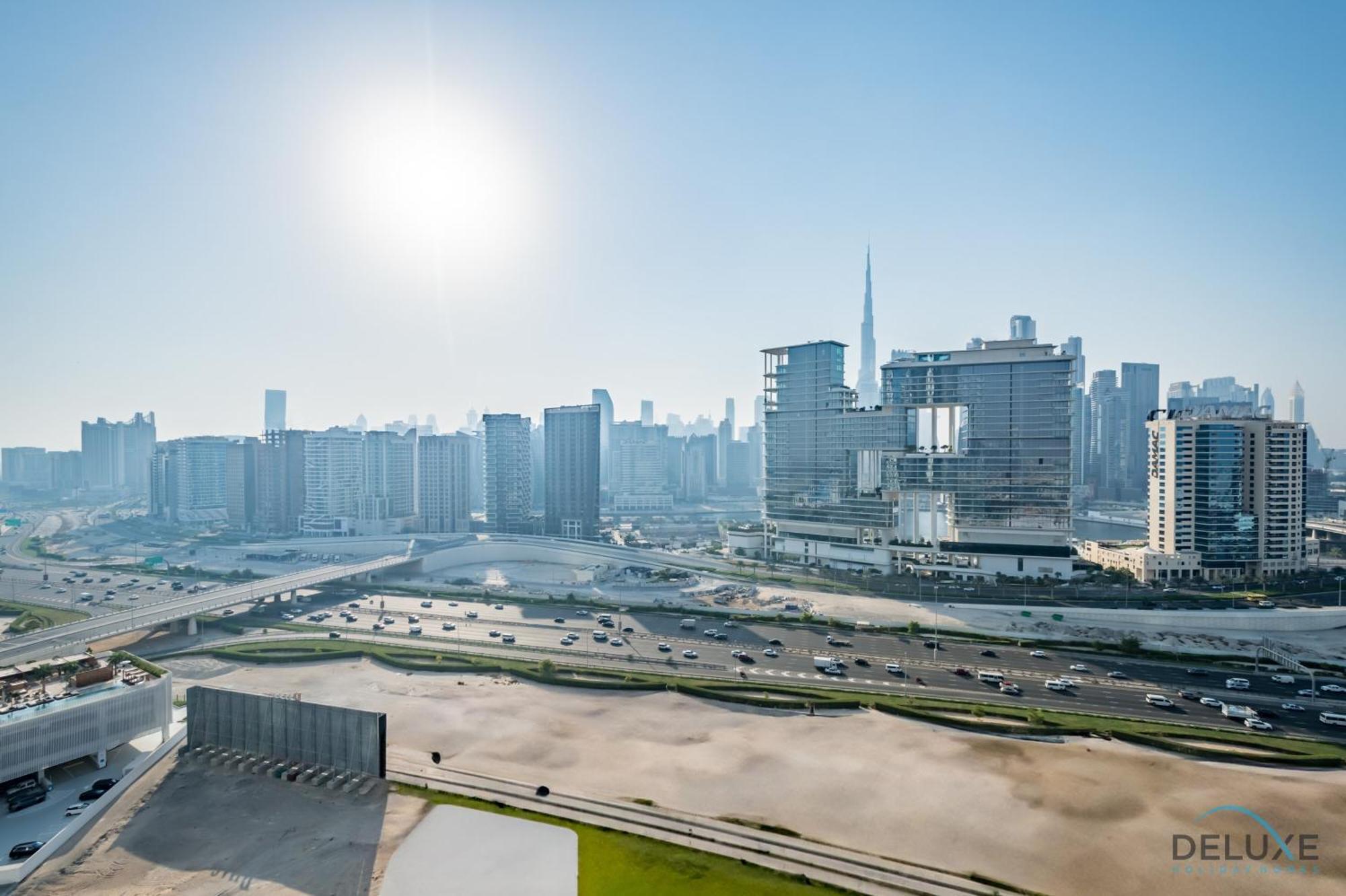 Stylish 1br In Damac Towers By Paramount B, Business Bay By Deluxe Homes Daire
