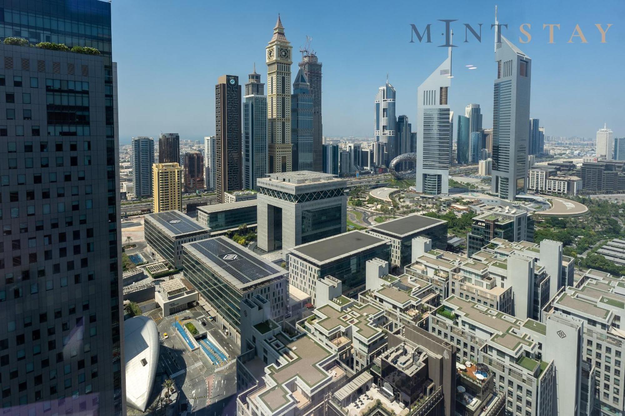 Sky Gardens, Park Avenue, Difc - Mint * Dubai