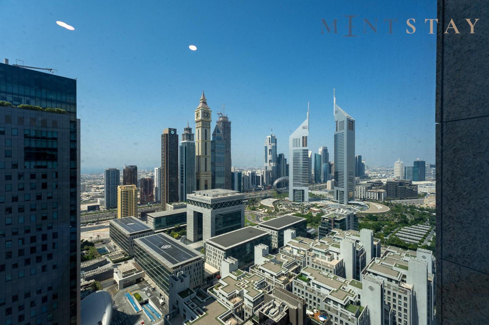 Sky Gardens, Park Avenue, Difc - Mint * Dubai