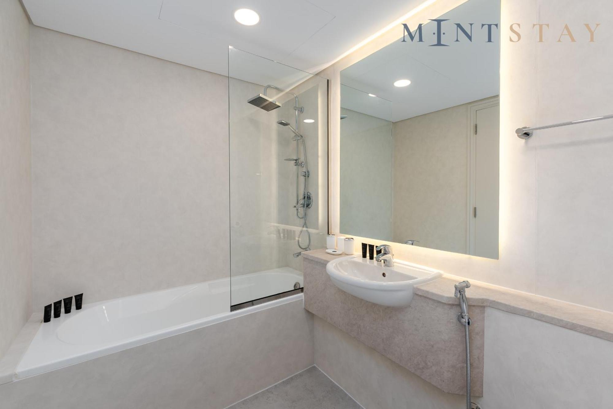 Apartment Sky Gardens, Park Avenue, Difc - Mint Dubai