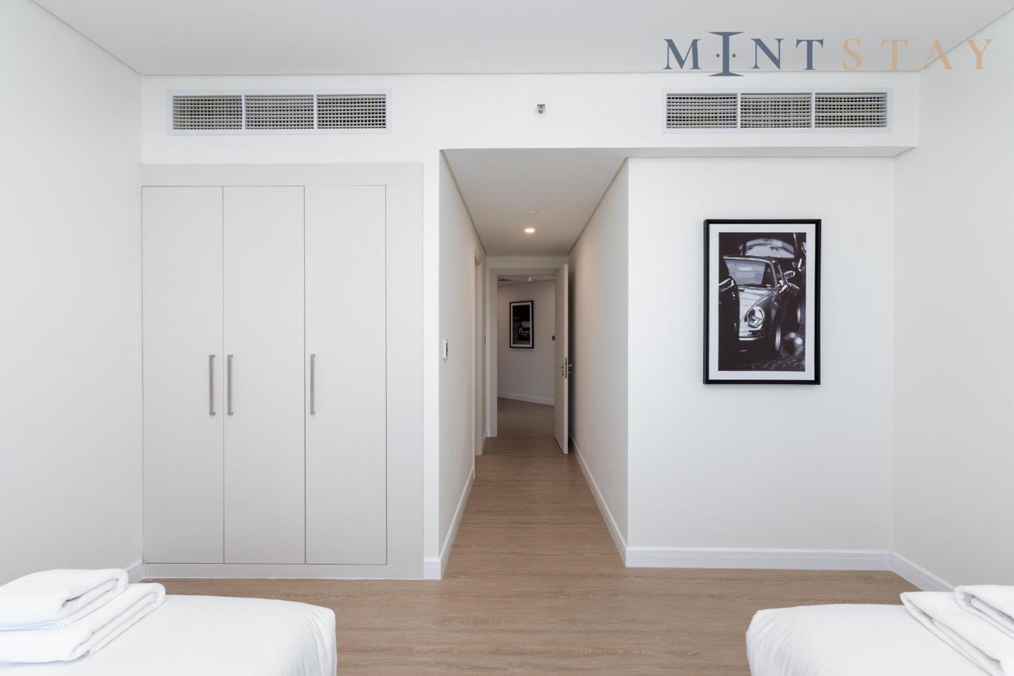Sky Gardens, Park Avenue, Difc - Mint Daire