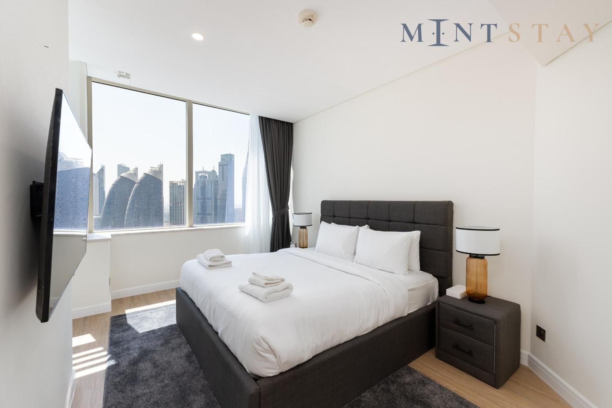 Sky Gardens, Park Avenue, Difc - Mint *